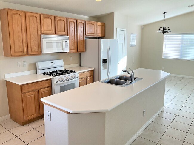 Foto del edificio - 721 Majestic Sky Dr