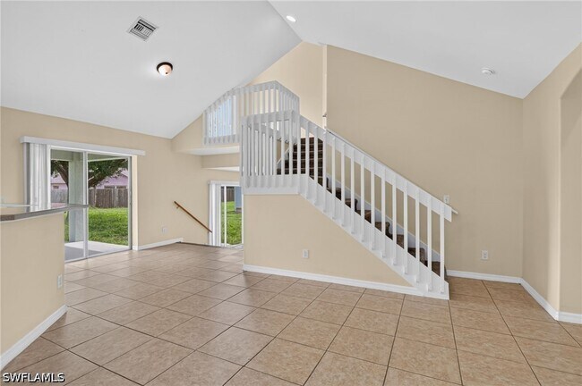 Building Photo - 523 SE 25th Ln