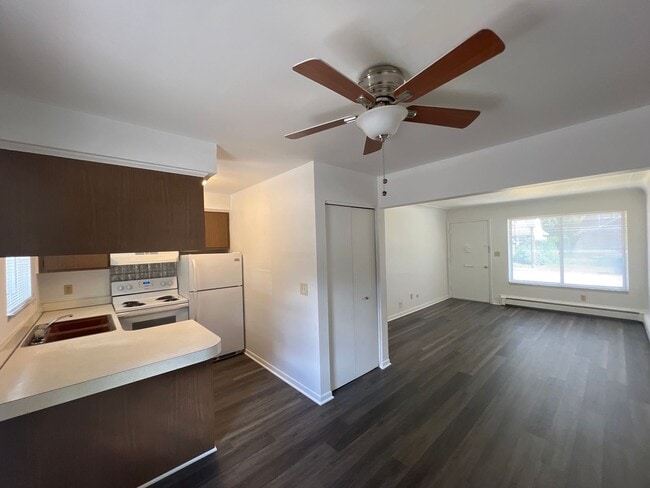 Interior Photo - 3188-3192 Sashabaw Rd.
