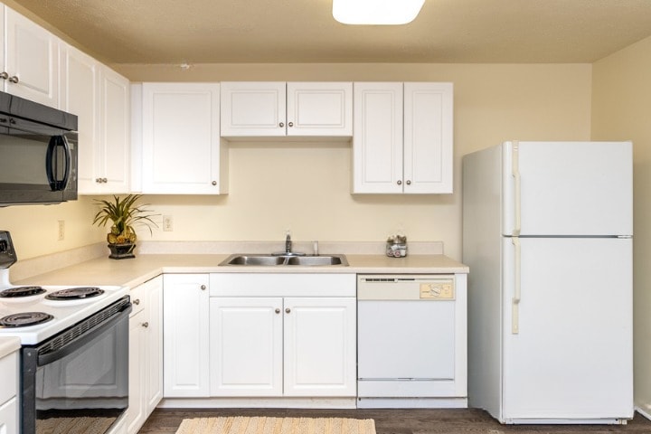 Glenside Townhomes - Glenside Townhomes