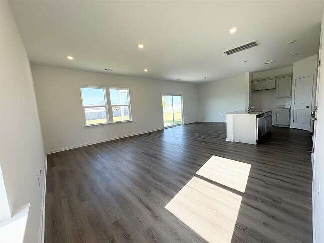 Foto del edificio - 220 Hickory Rdg Trl