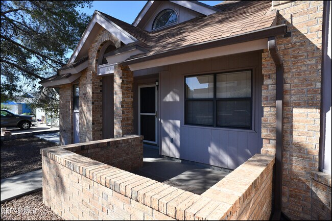 Foto del edificio - 813 Knorr Pl