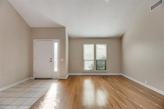 Building Photo - 2209 Hollyhill Ln