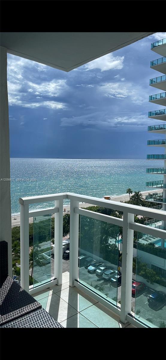 Building Photo - 6917 Collins Ave