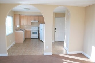 Building Photo - 951 W Summerland Ave