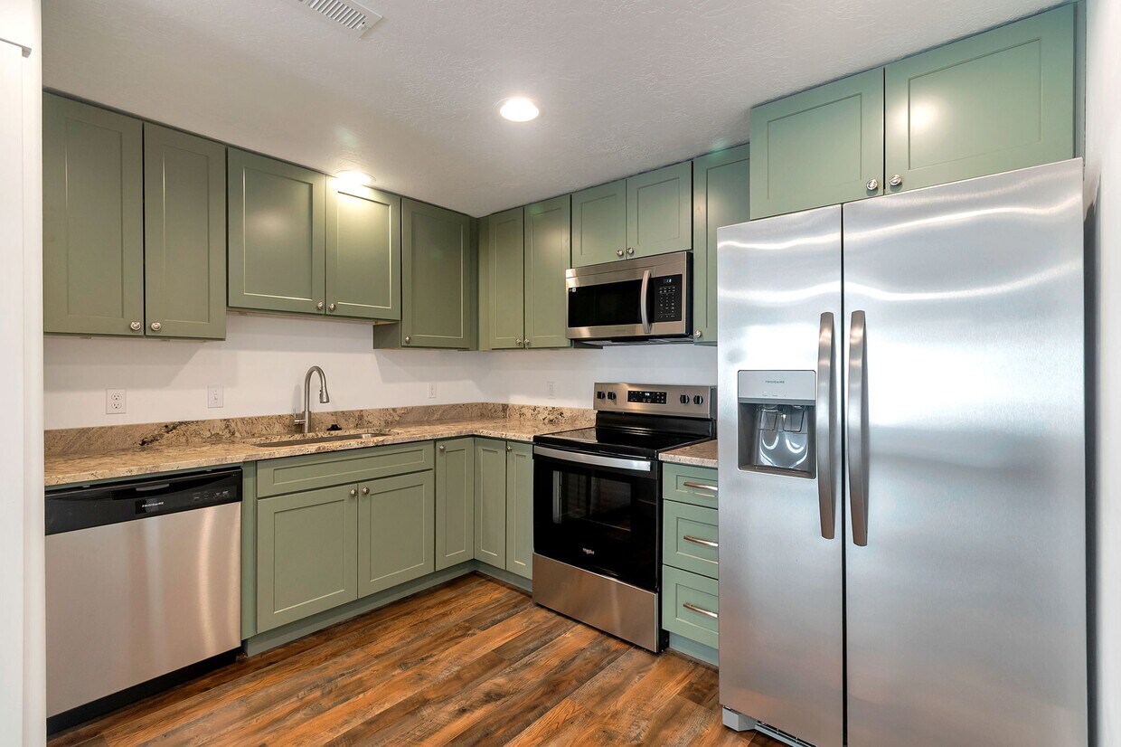 Foto principal - 1655 S Longview Rd