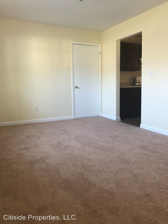 Building Photo - 5897-5899 Sheldon Ct