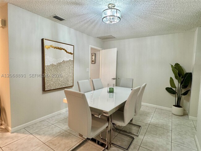 Foto del edificio - 7049 Marlberry Ln