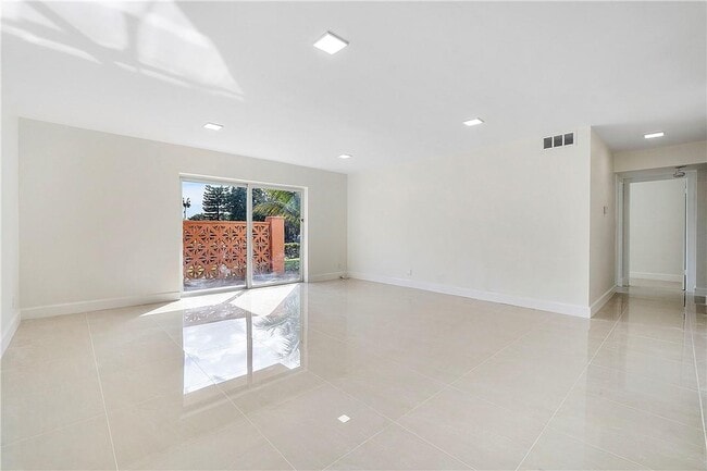 Building Photo - 11605 NW 29th Ct