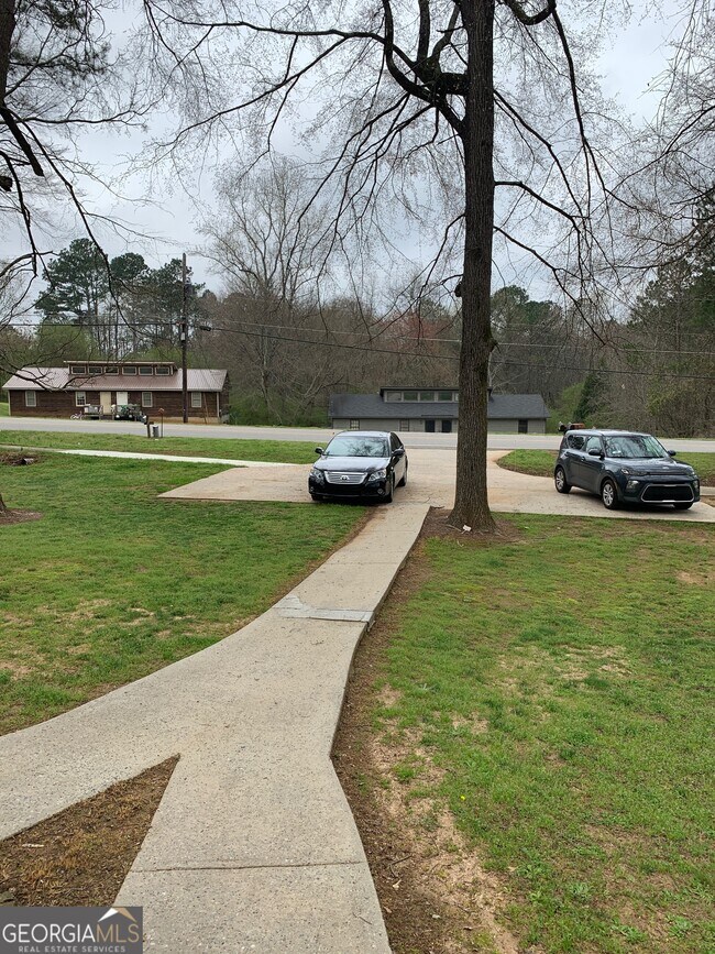 Foto del edificio - 602 Freeman Dr