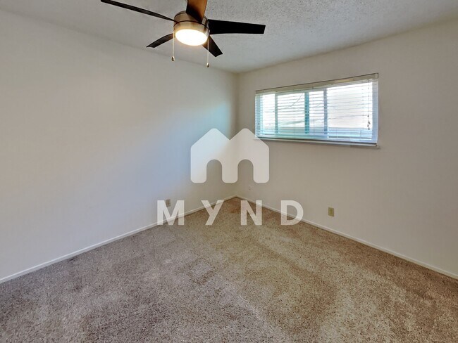 Building Photo - 2418 T St Apt 3