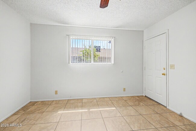 Foto del edificio - 2931 E Beck Ln