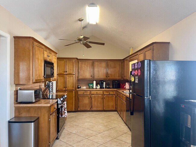 Foto del edificio - Cute 3 Bed, 2 Bath House Near Sorority Hou...