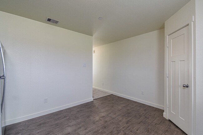 Foto del edificio - 21155 Gosling Rd