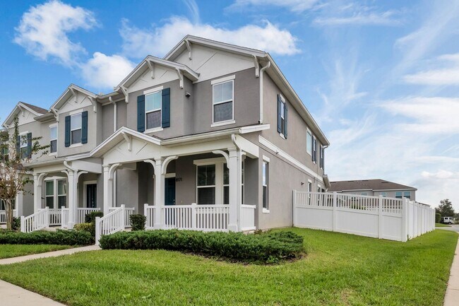Foto del edificio - 4/3/2 Corner Townhome with Huge Private Fe...