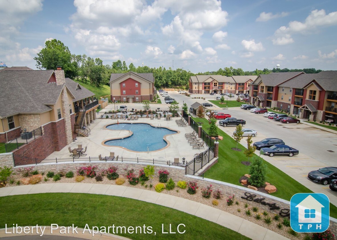 114 Liberty Pkwy Unit Apt.B02, Saint Robert, MO 65584 Room for Rent