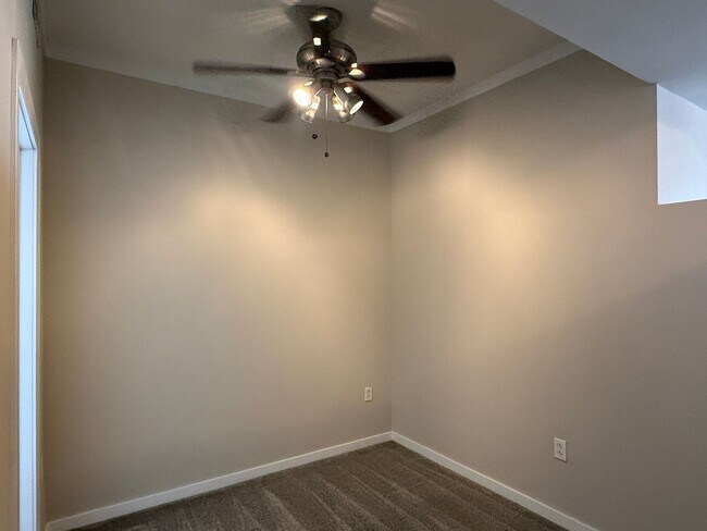 Building Photo - 715 N Church St