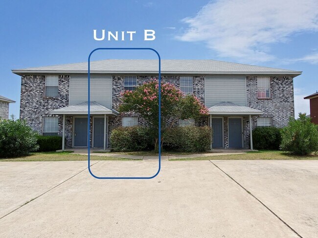 Building Photo - 4506 Deek Dr