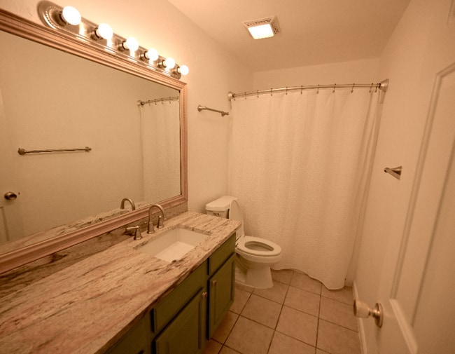 Building Photo - 606 Price Ln