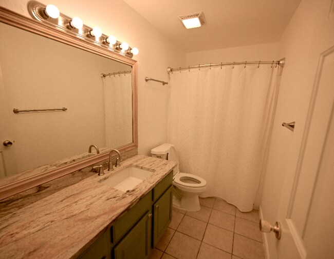 Foto del edificio - 606 Price Ln