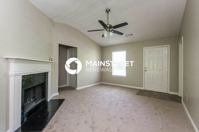 Foto del edificio - 3 Bedroom Pet-Friendly Home in Hampton, GA with Main Street Renewal