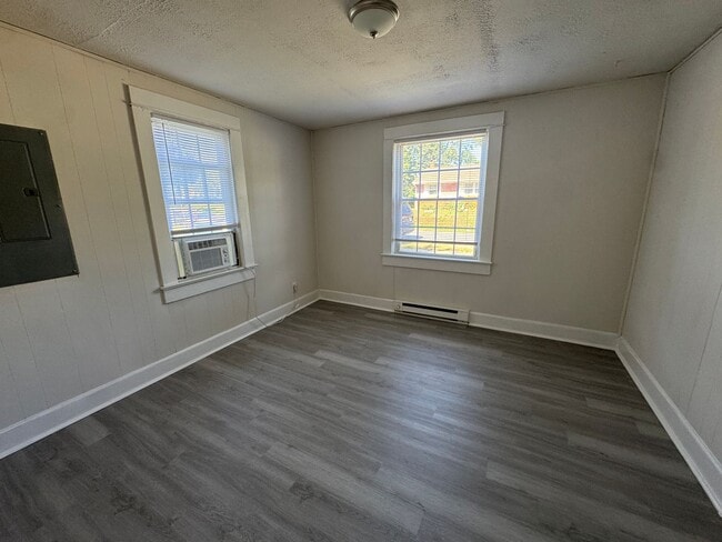 Building Photo - 516 Wyne Dr