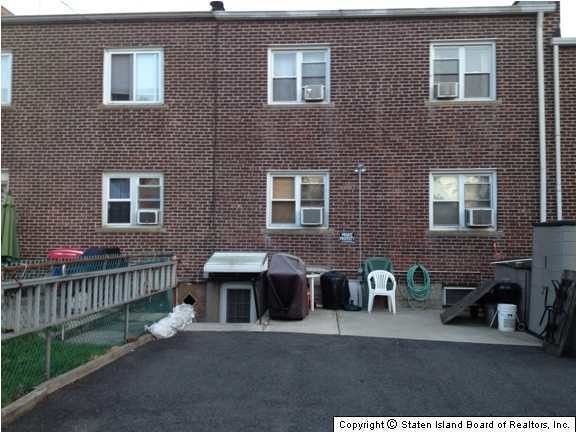 Primary Photo - 83 Dongan Ave
