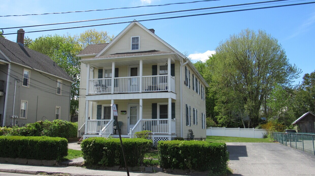 39 Red Mountain Ave Unit 2, Torrington, CT 06790 Room for Rent in Torrington, CT