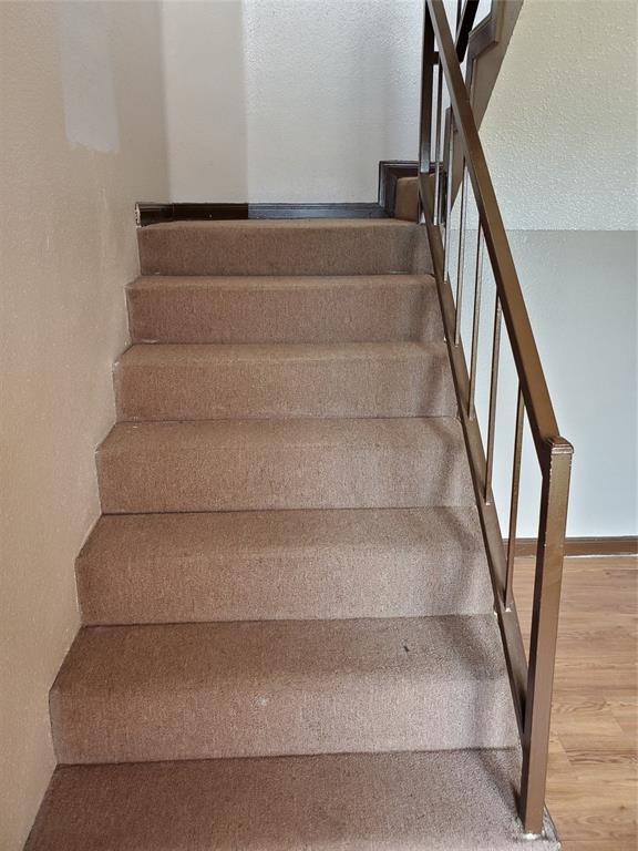 Foto del edificio - 12100 Overbrook Ln