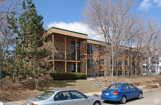 Building Photo - 2440 Harriet Ave S