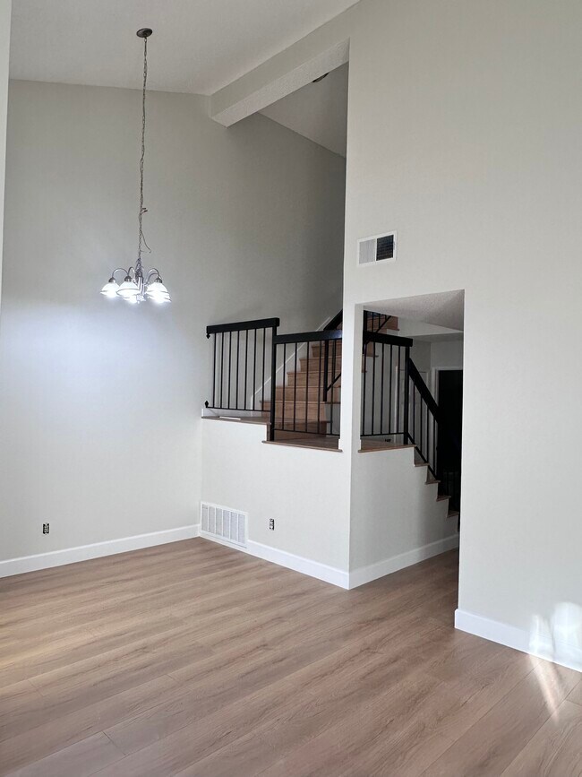 Foto del edificio - 14156 Oro Grande St