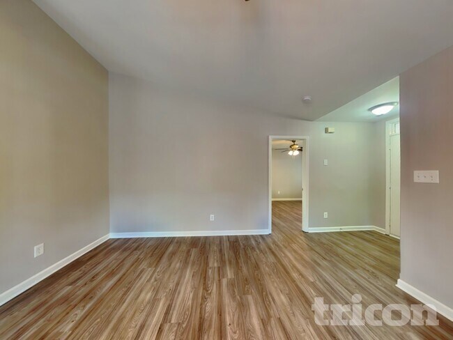 Foto del edificio - 260 Brookstone Dr