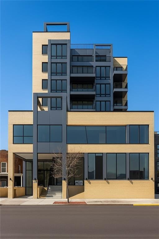 Building Photo - 816 58th St
