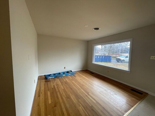 Building Photo - 6300 Binns Ave