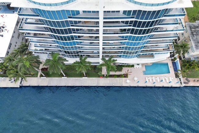 Building Photo - 715 Bayshore Dr