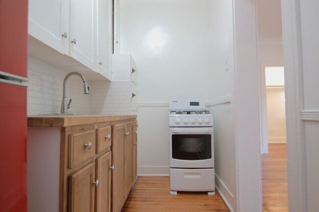 Foto del edificio - 6358 Yucca St