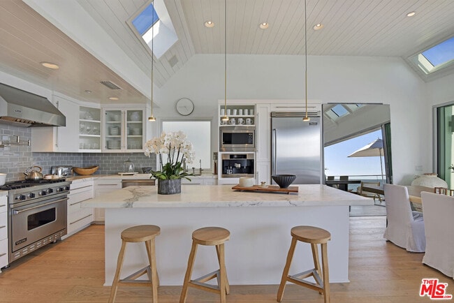 Foto del edificio - 26502 Latigo Shore Dr