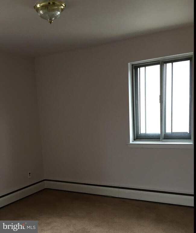 1 Lawrence Rd Unit M2A, Broomall, PA 19008 Room for Rent in Broomall