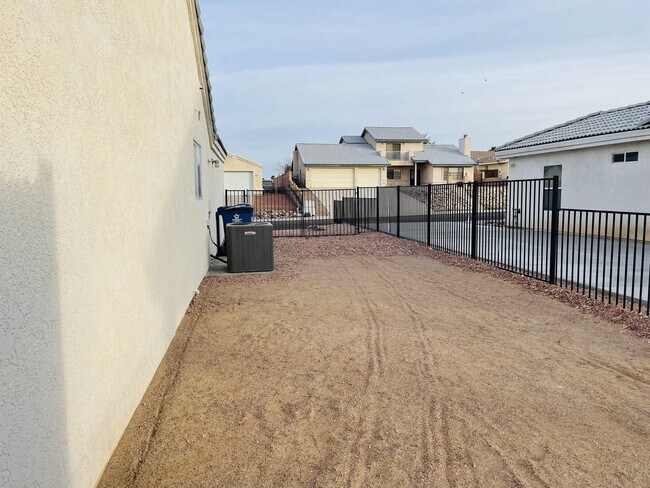 Building Photo - 2428 Mohave Ridge Ave