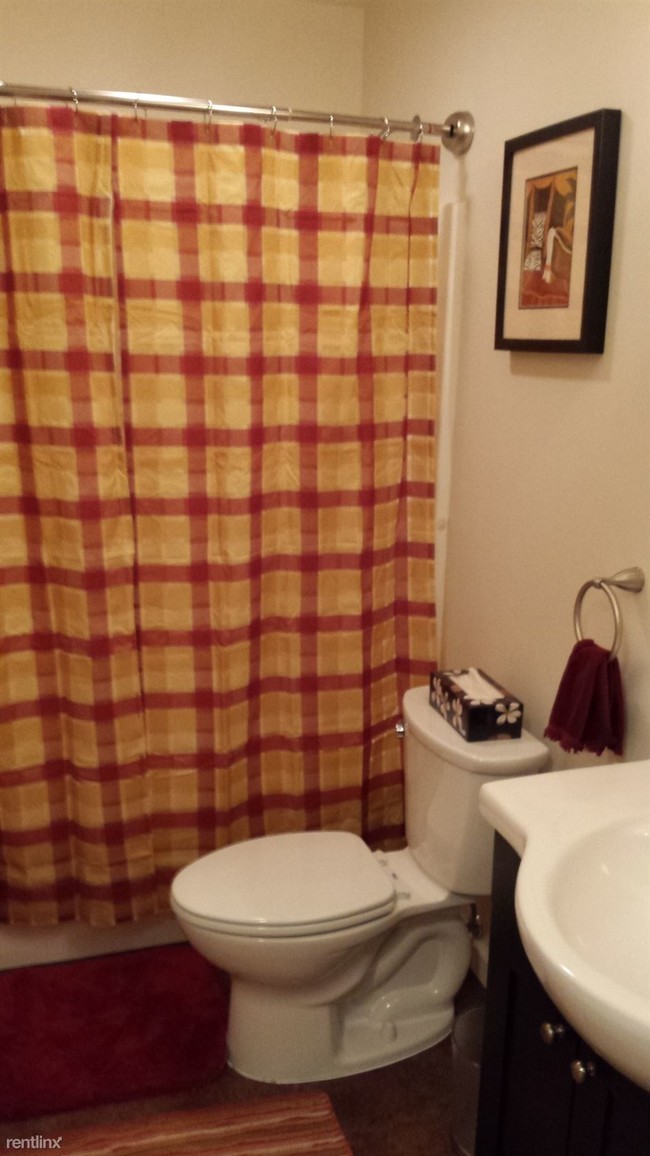 Building Photo - 3 br, 2 bath Duplex - 122 Sunrise Road, It...