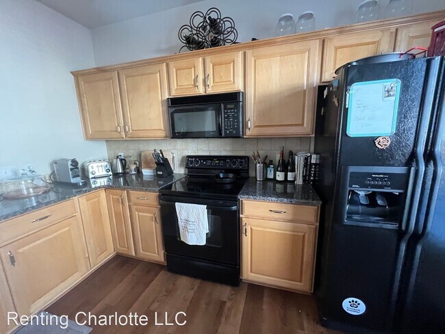 Building Photo - 2 br, 2.5 bath House - 2936 Castleberry Court