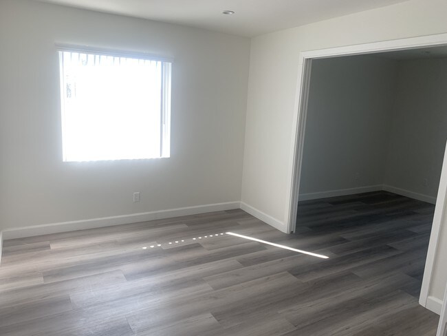 Foto del edificio - 708 W Gage Ave