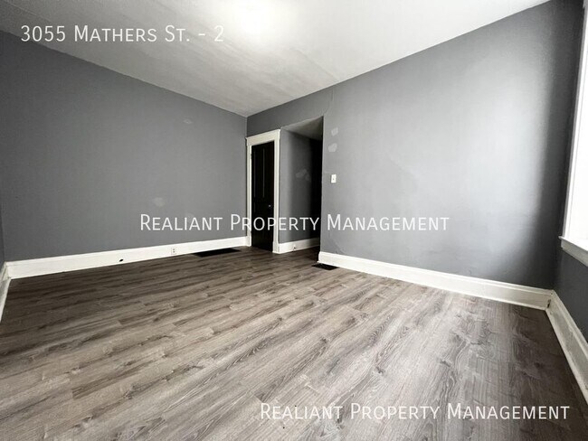 Foto del edificio - 3055 Mathers St