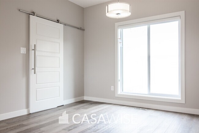 Photo du bâtiment - 7813 Yorke Rd