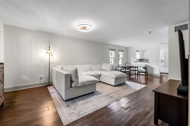 Building Photo - 308 E Ross Ave