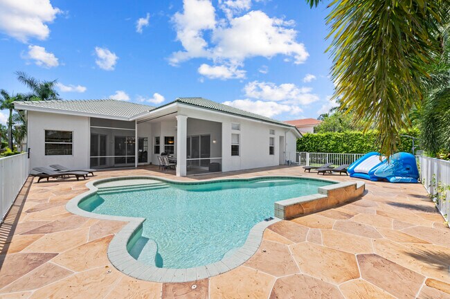 Foto del edificio - 11727 Paradise Cove Ln