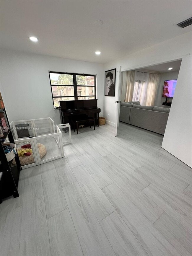 Foto del edificio - 8660 SW 149th Ave