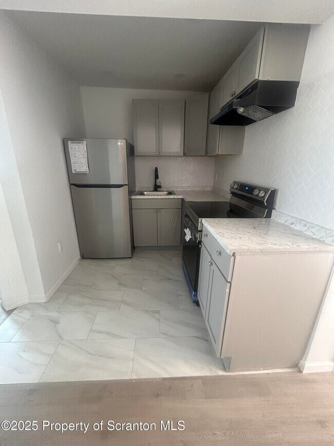 Foto del edificio - 1344 N Washington Ave