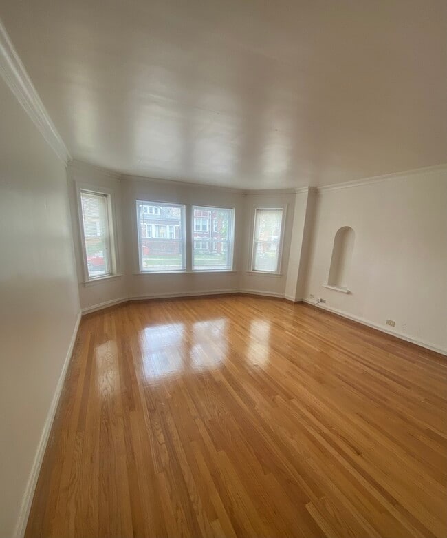 Building Photo - 8352 S Maryland Ave