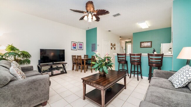 Foto del edificio - 8114 Princess Palm Ln